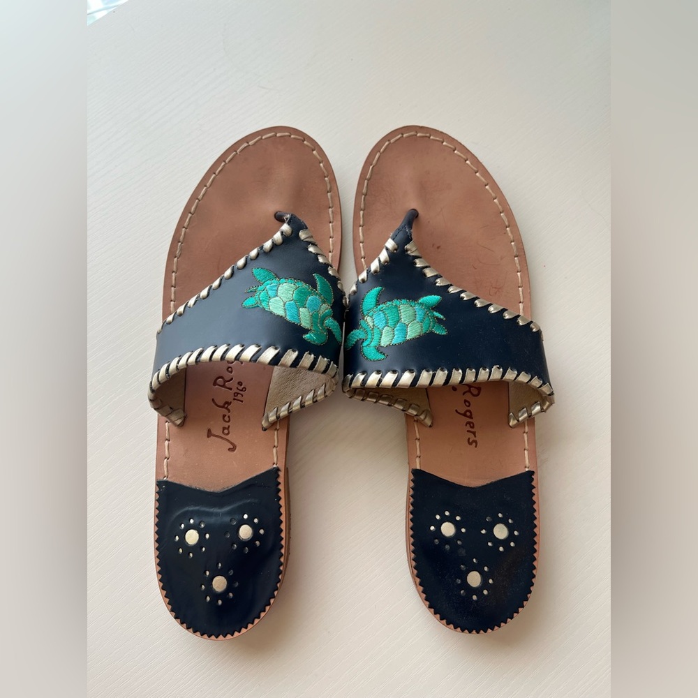 LIKE NEW and RARE Sea turtle Jack Rogers